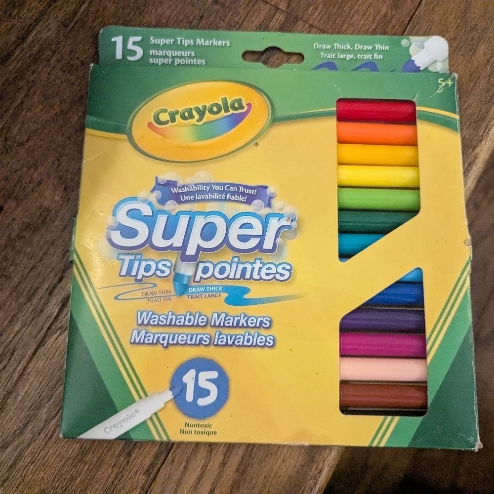 Debbie Macomber's Very Merry Christmas Coloring Book: & Crayola Markers New! - Picture 2 of 7